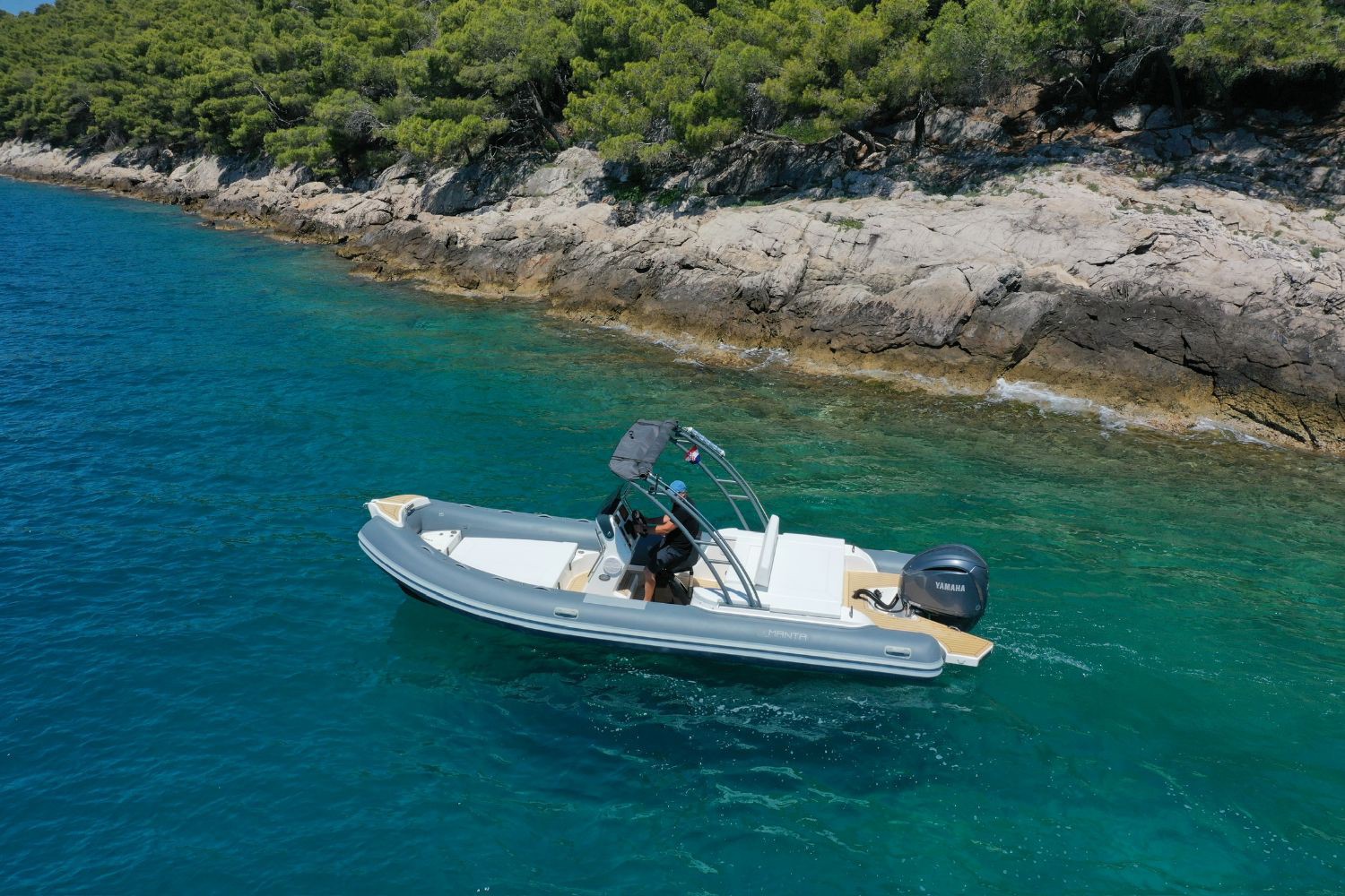 Manta 750