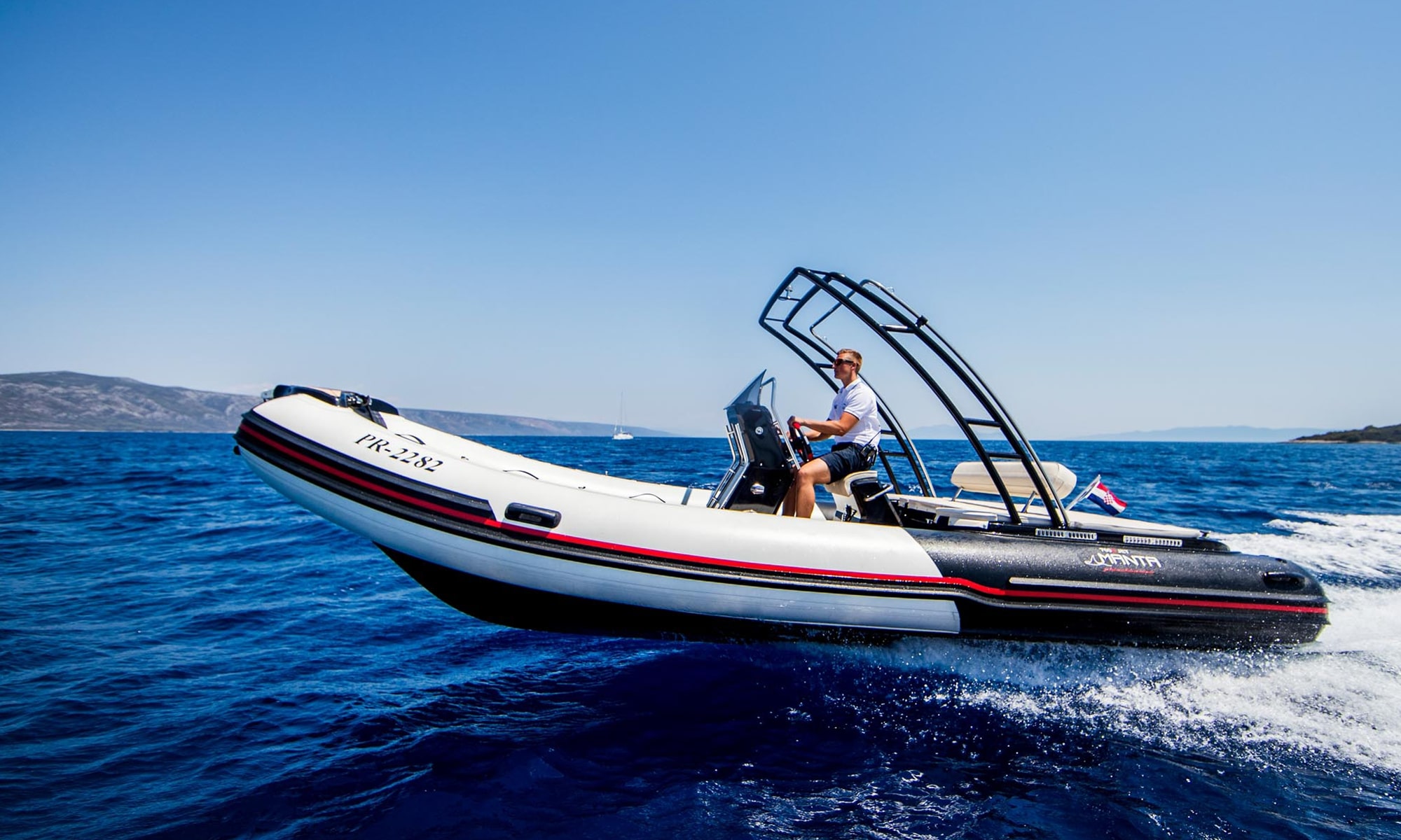 Manta 700