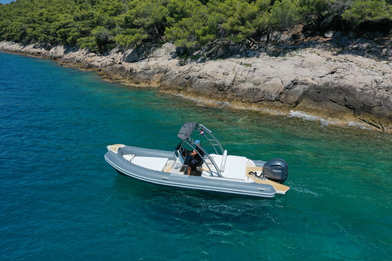 Manta 750